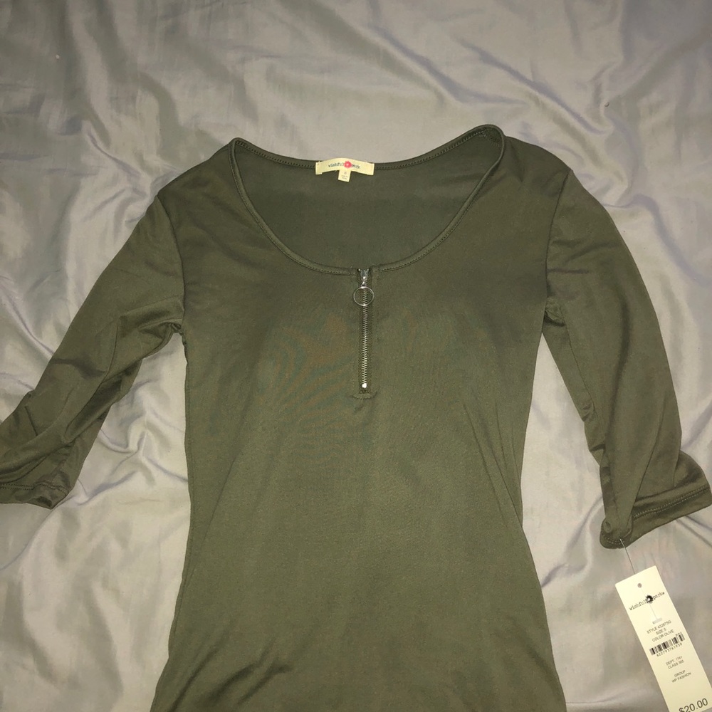 size small green quarter zip and sleeve shirt